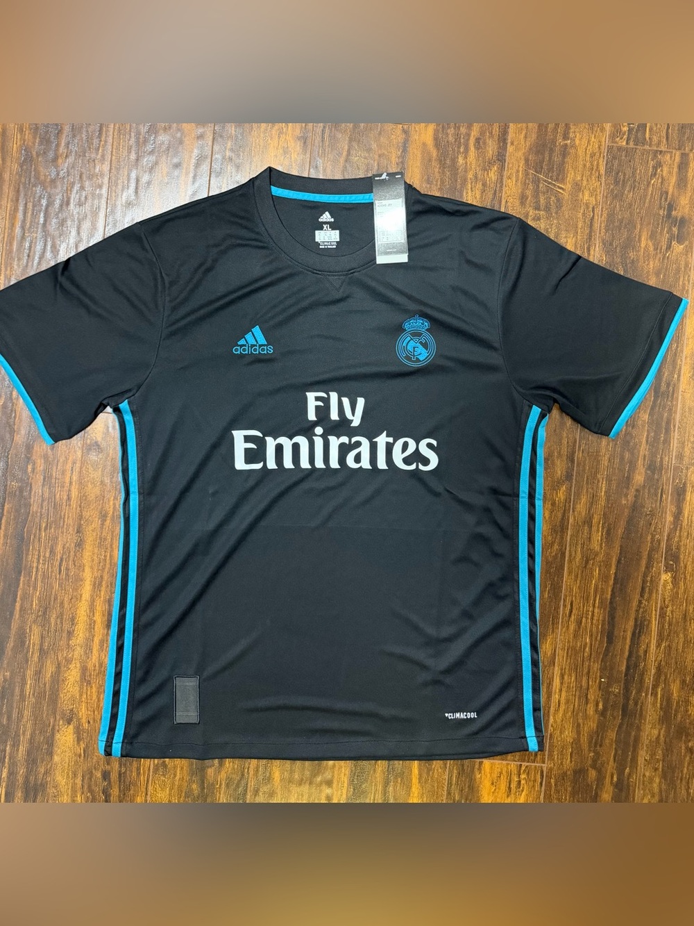 Real Madrid Soccer Jersey - Size XL Men Fan Version
